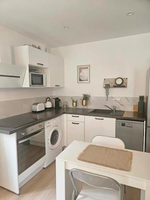 "La Tour", Logement Cosy, Au Calme Vertrieu Экстерьер фото