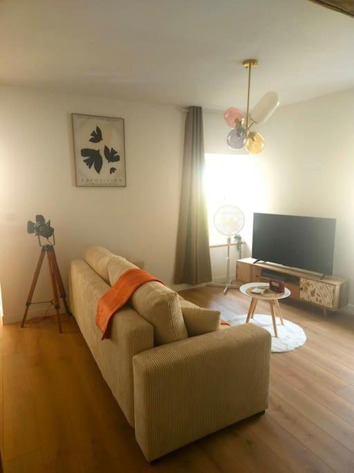"La Tour", Logement Cosy, Au Calme Vertrieu Экстерьер фото